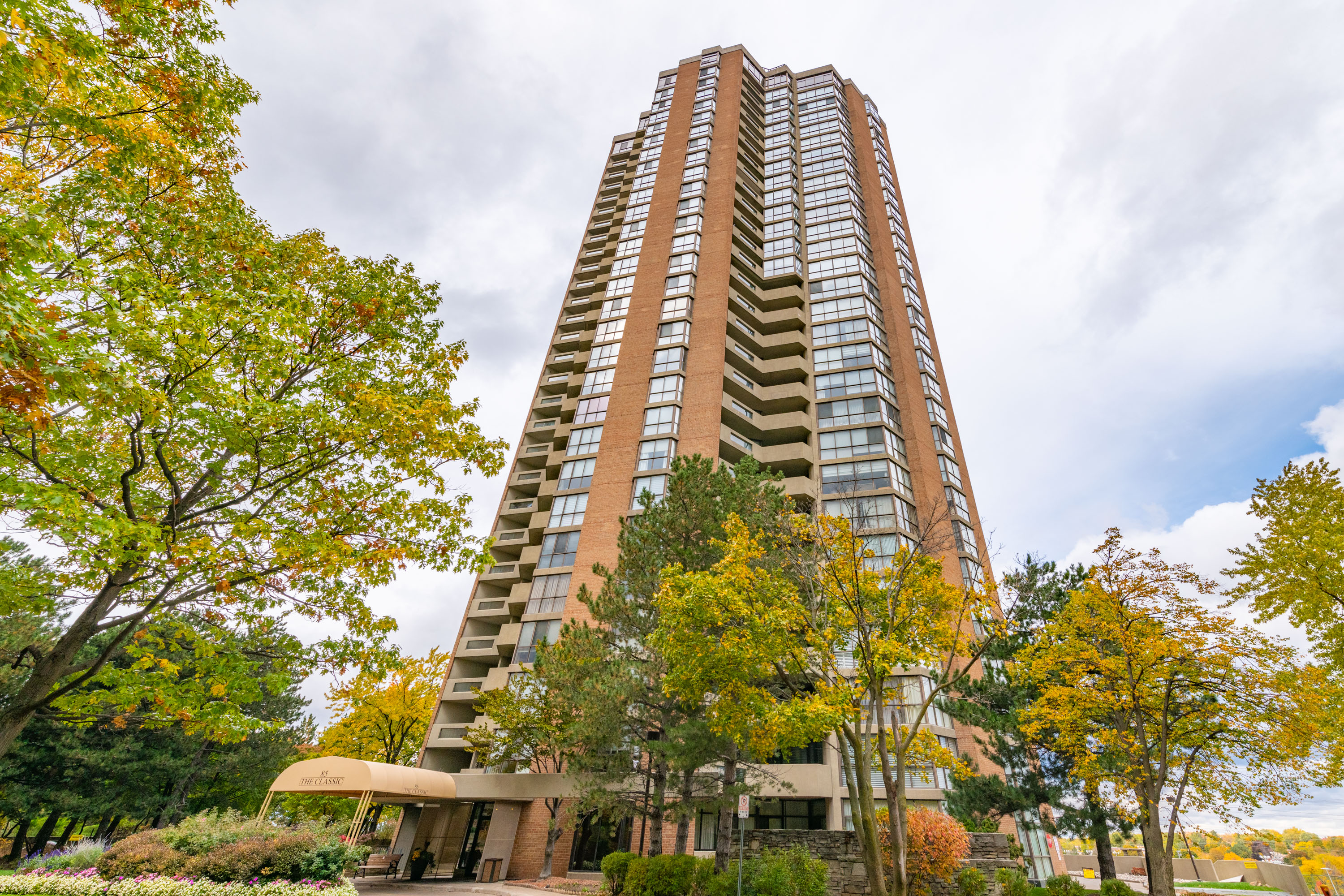 Slideshow PropertySpaces 85 Skymark Drive, North York, ON, Canada