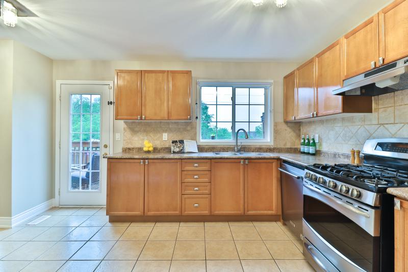 Slideshow PropertySpaces 957 Donnelly Street, Milton, ON, Canada