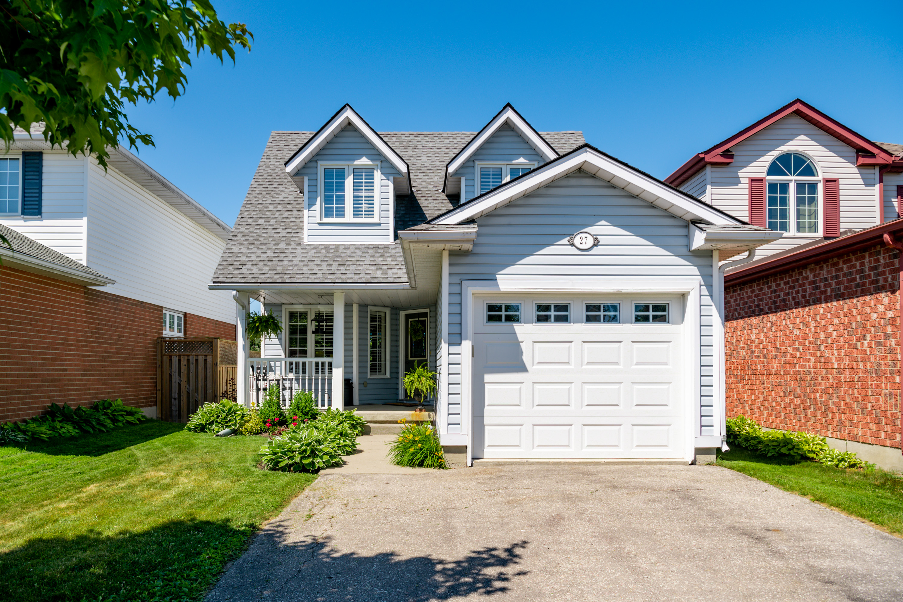 Slideshow PropertySpaces 27 Waxwing Crescent, Guelph, ON, Canada