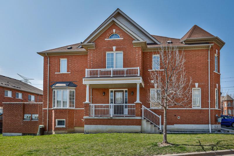 Slideshow PropertySpaces 7360 Zinnia Place, Mississauga, ON