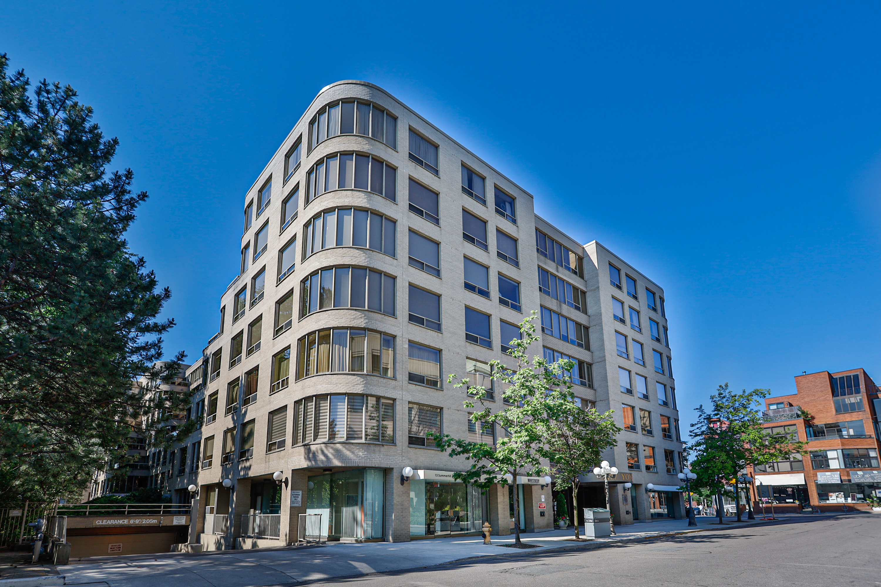 Slideshow PropertySpaces 1177 Yonge Street, Toronto