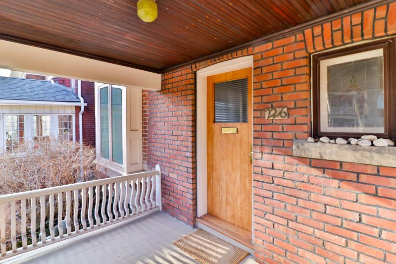 Slideshow PropertySpaces 226 Wright Avenue, Toronto, ON, Canada
