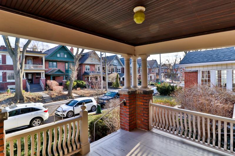 Slideshow PropertySpaces 226 Wright Avenue, Toronto, ON, Canada