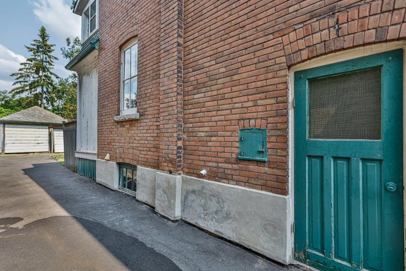 Slideshow PropertySpaces 18 Glenwood Avenue, Toronto, ON, Canada