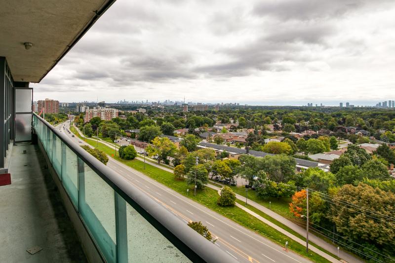 Slideshow PropertySpaces 1403 Royal York Road, Etobicoke, ON