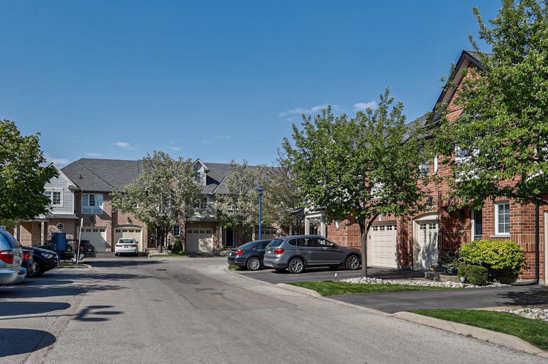 Slideshow PropertySpaces 145 Edgewater Drive, Stoney Creek, ON