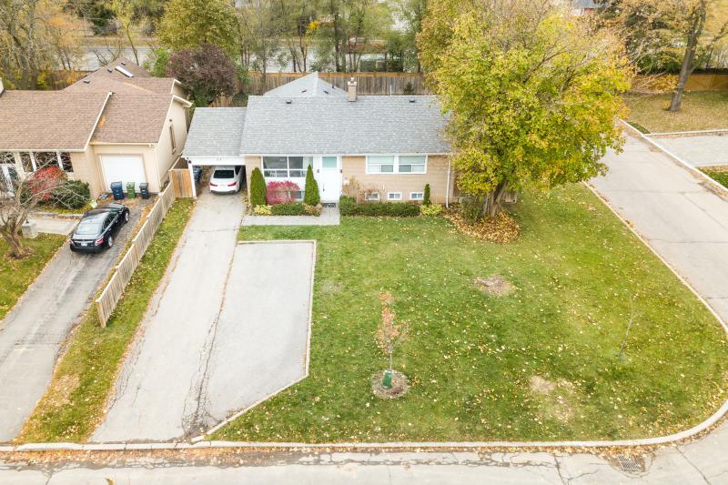 Slideshow PropertySpaces 64 Southwell Drive, North York, ON, Canada