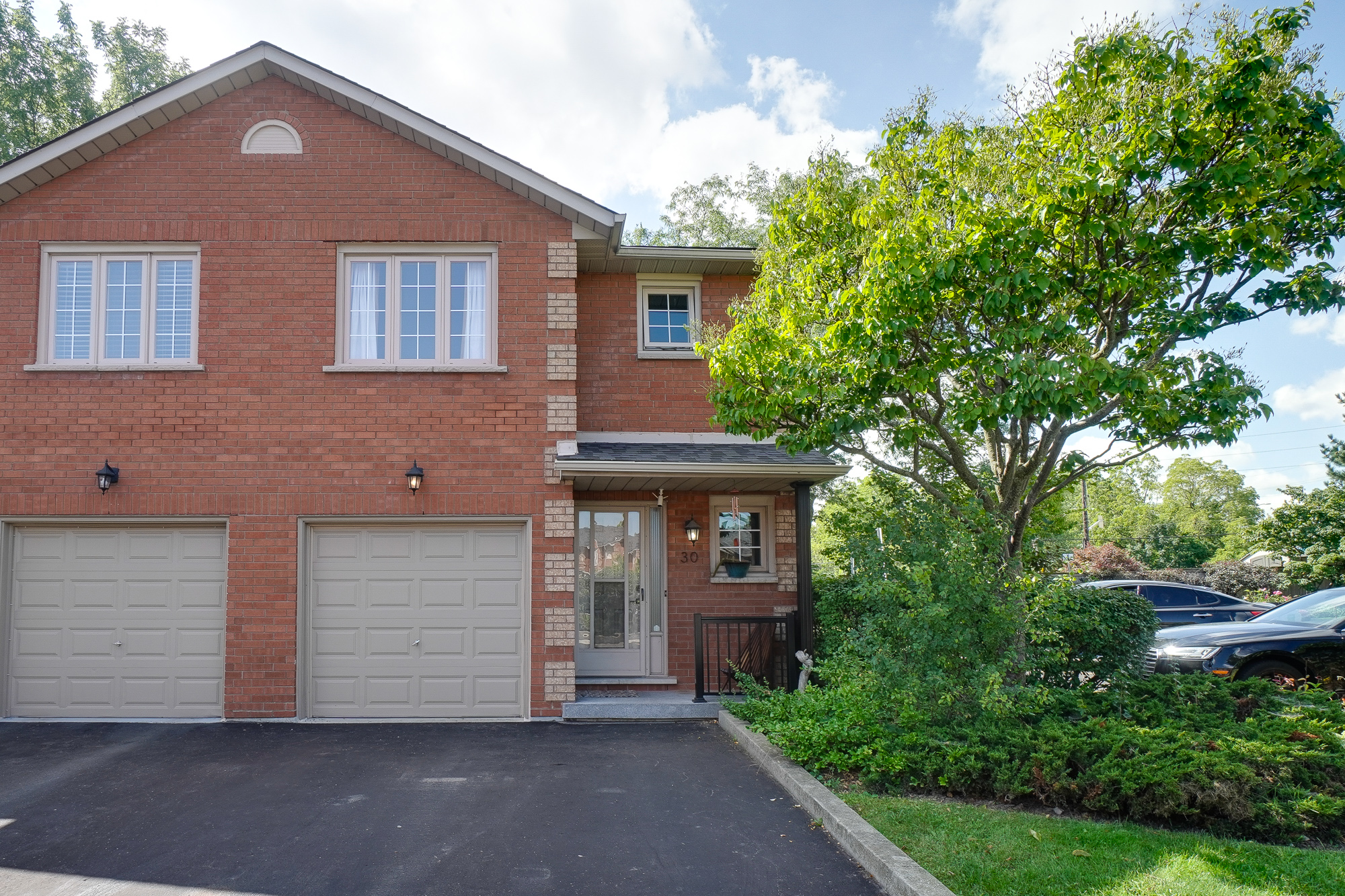 Slideshow PropertySpaces 255 Mount Albion Road Unit 30