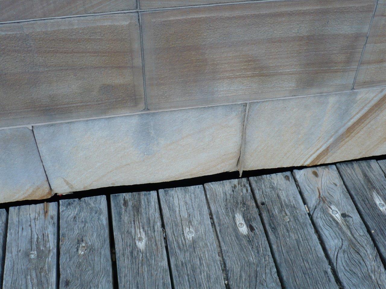 Spalling Flaking Stone Peeling Stone Slique