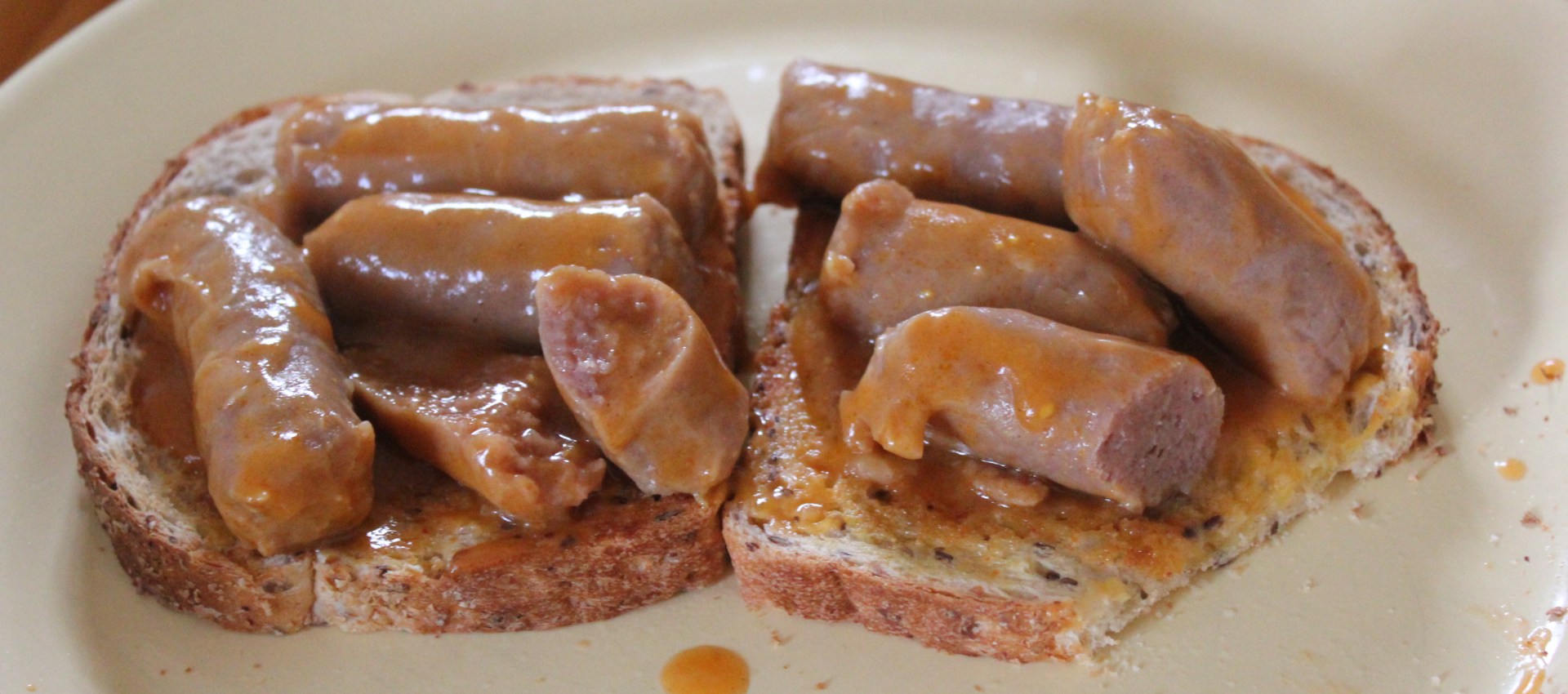 Slow Cooker Savoury Sausages