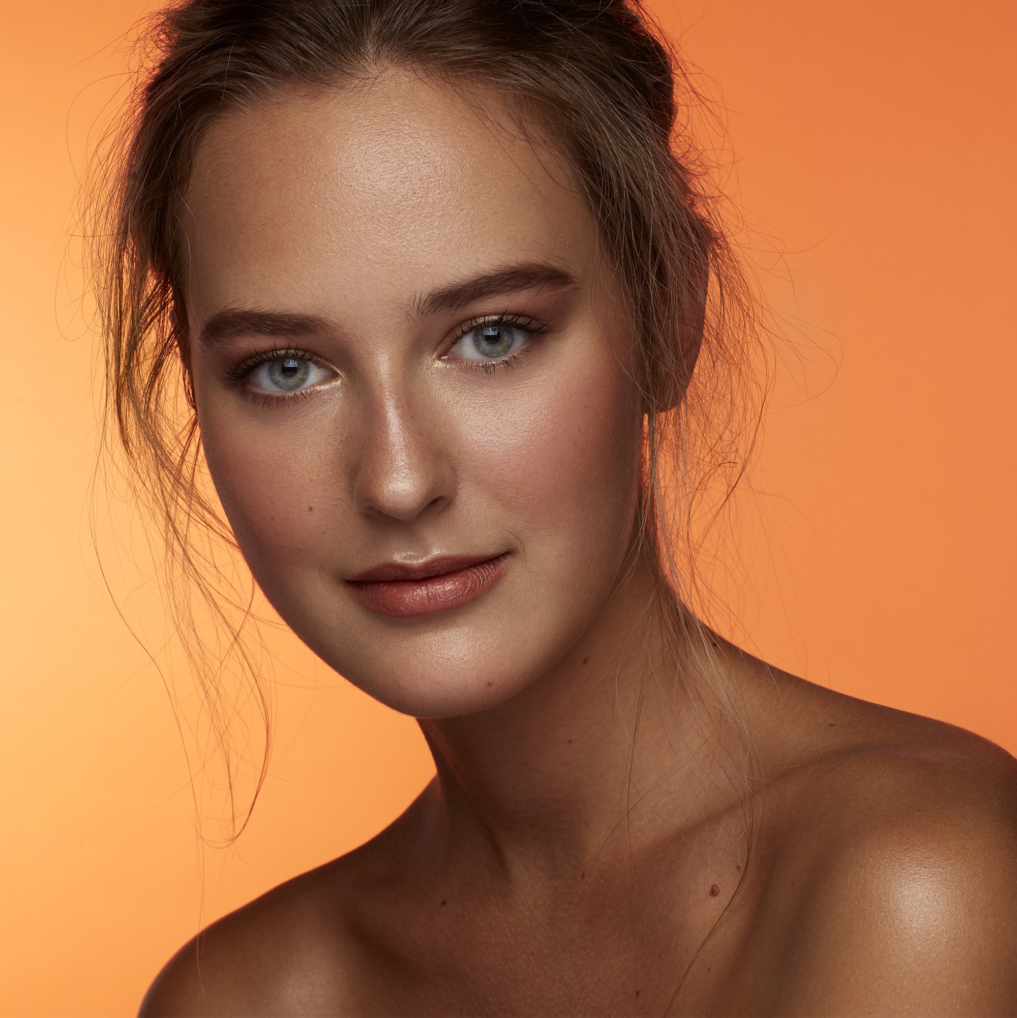 How &amp; Why To Shoot On Colored Seamless Backgrounds Improving Your