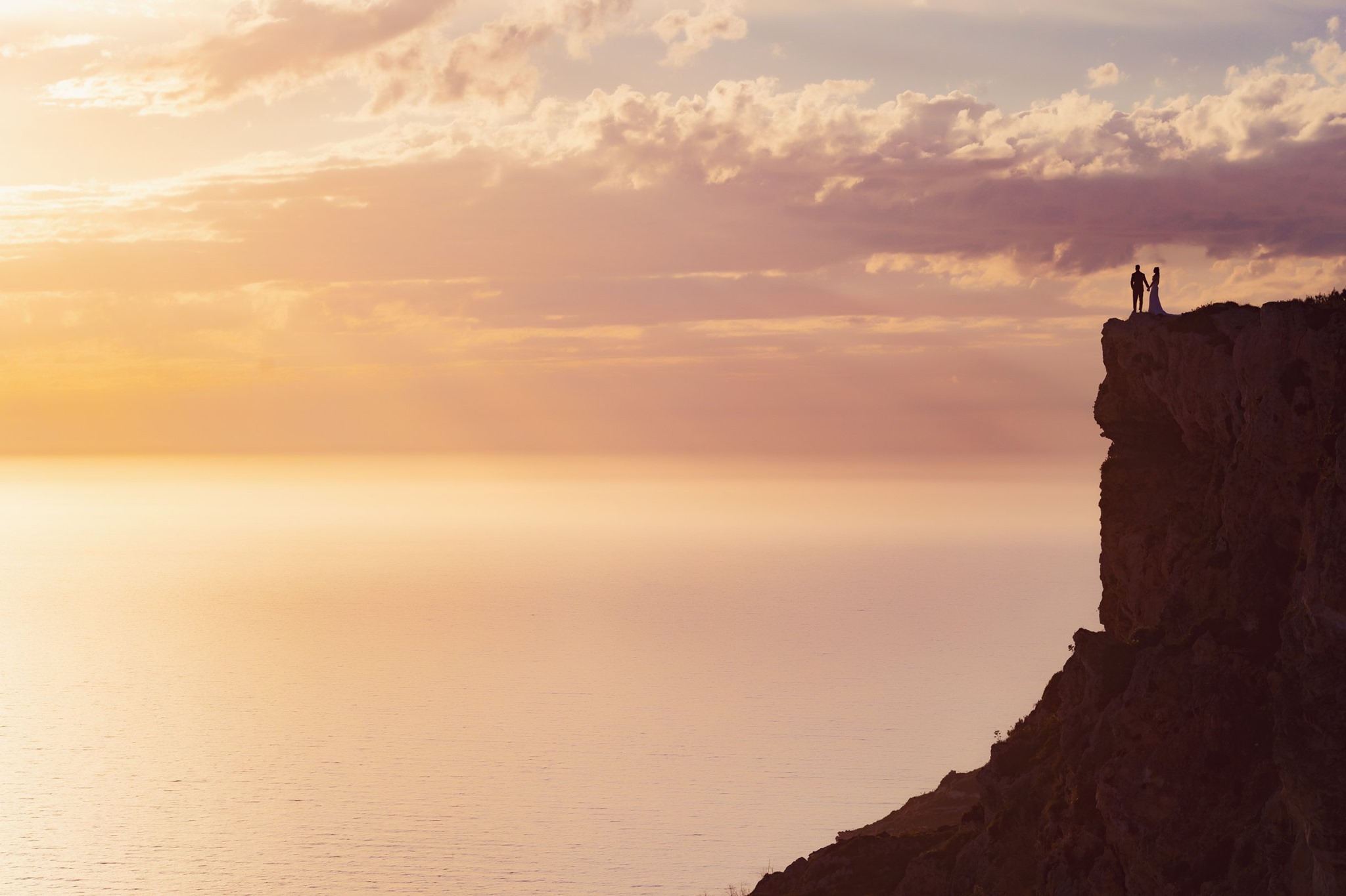 20 Photos That Will Make You See Negative Space Differently
