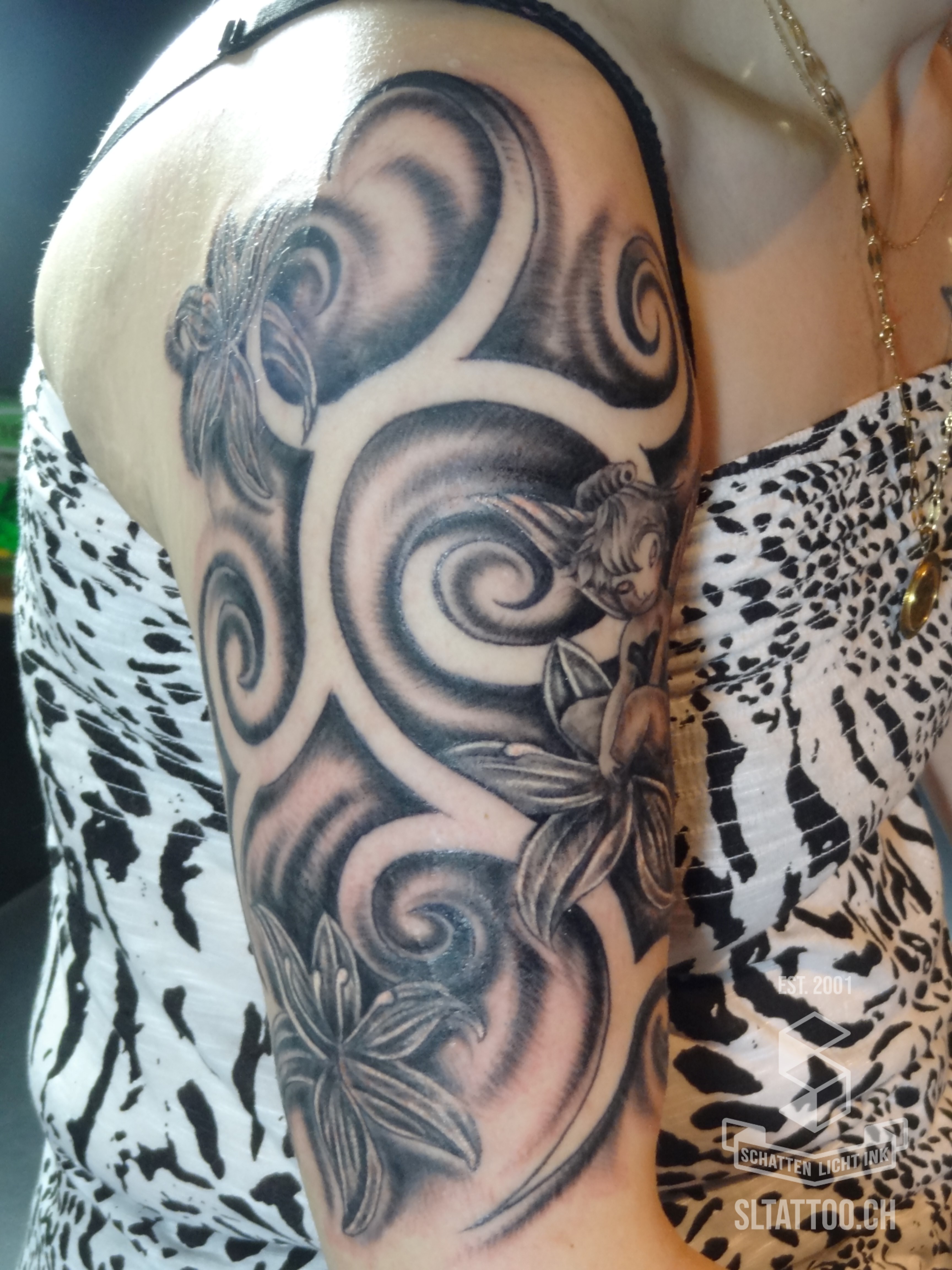 Tribal SchattenLicht Tattoo Studio