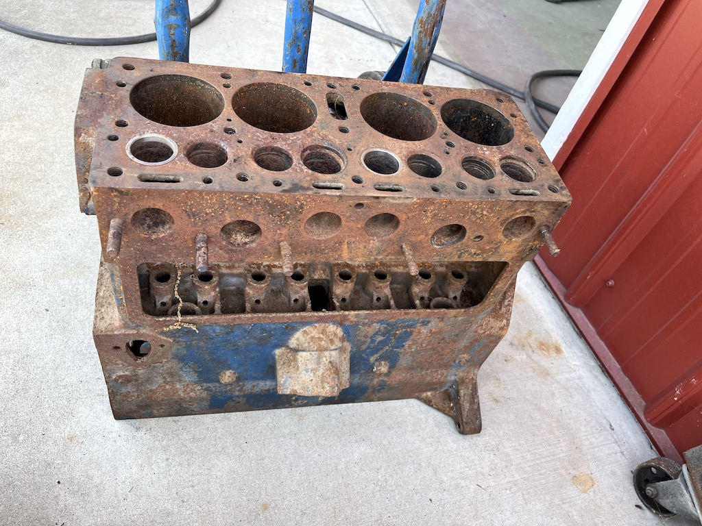 Spare engine block for Jeep