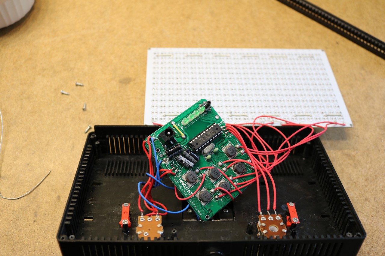 Polaroid 312 LED Camera Light Teardown and Repair Dr. Scott M. Baker