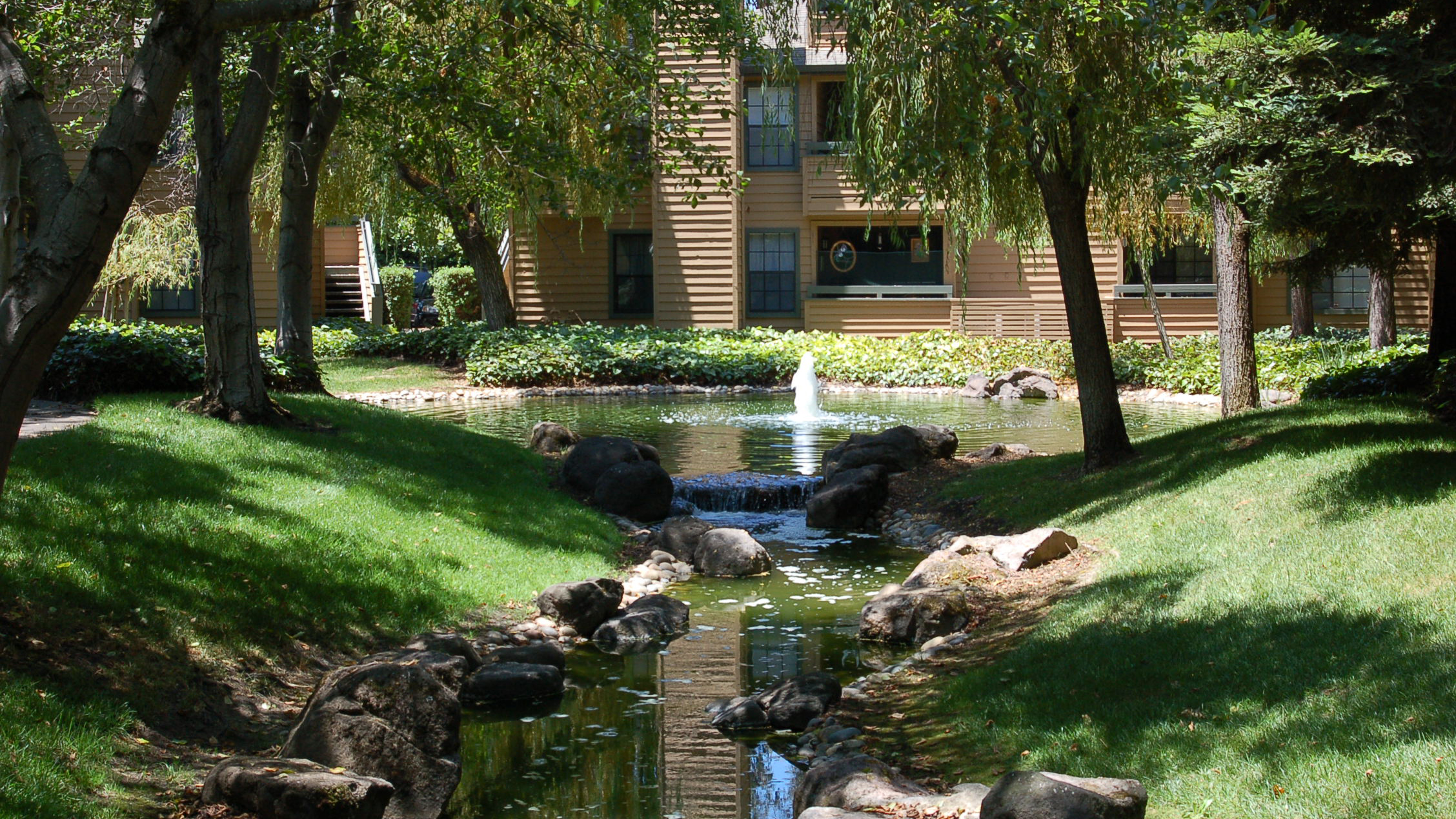 Shadow Creek Apartments SMITH+SMITH Landscape Architects