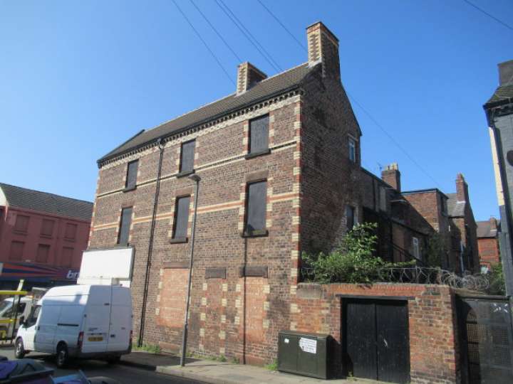 18 COUNTY ROAD, LIVERPOOL Smith and Sons