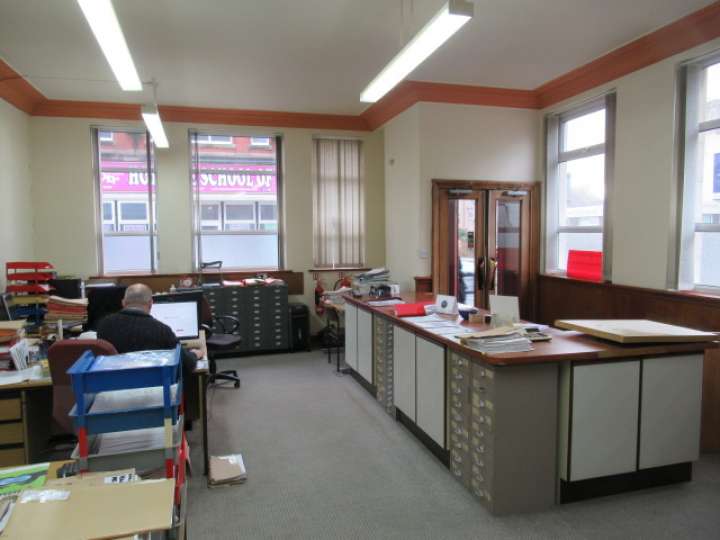 87 MARKET STREET, HOYLAKE Smith and Sons