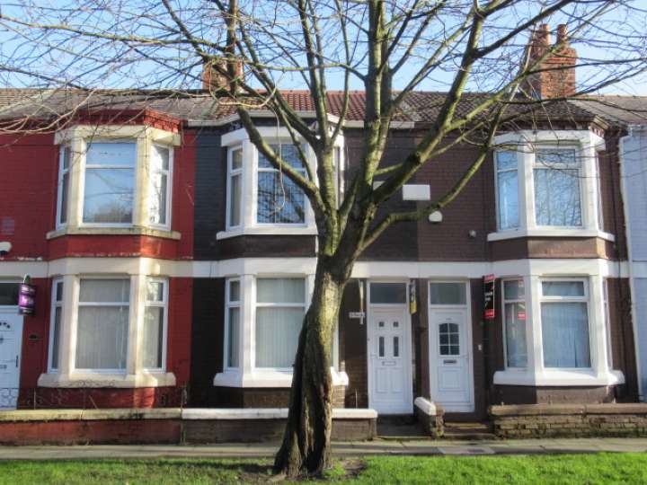 154 INCE AVENUE, LIVERPOOL Smith and Sons