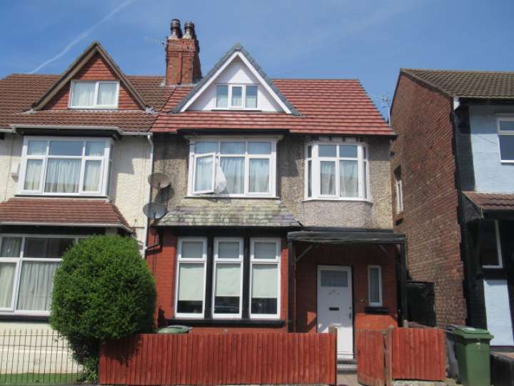 10 LYCETT ROAD, WALLASEY Smith and Sons