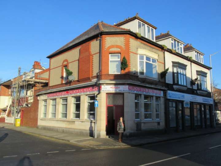 87 MARKET STREET, HOYLAKE Smith and Sons