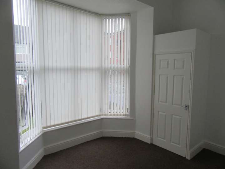 18 QUEENS ROAD, BIRKENHEAD Smith and Sons