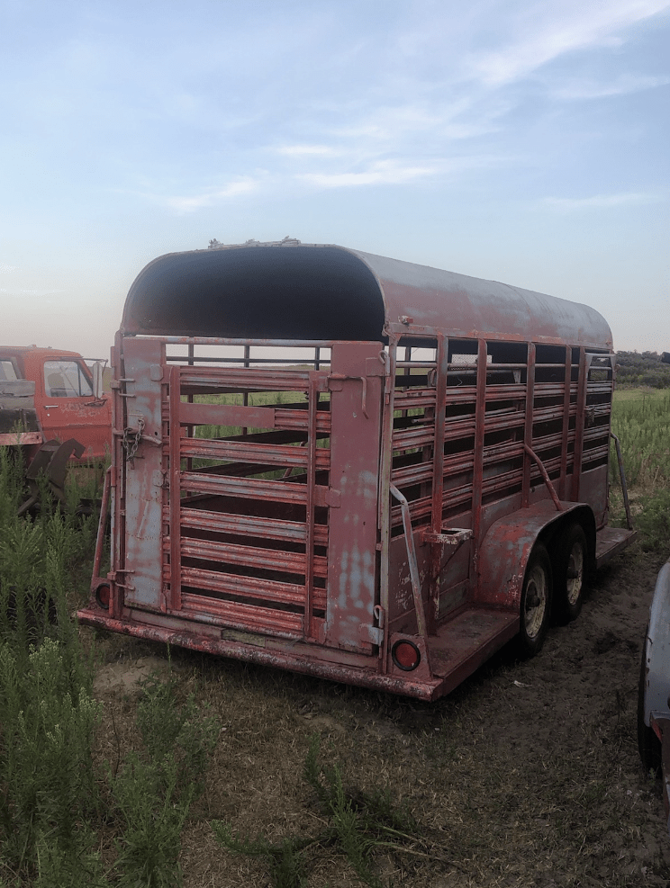 White Equipment Auction Smith & Co Auction and Realty, Inc.