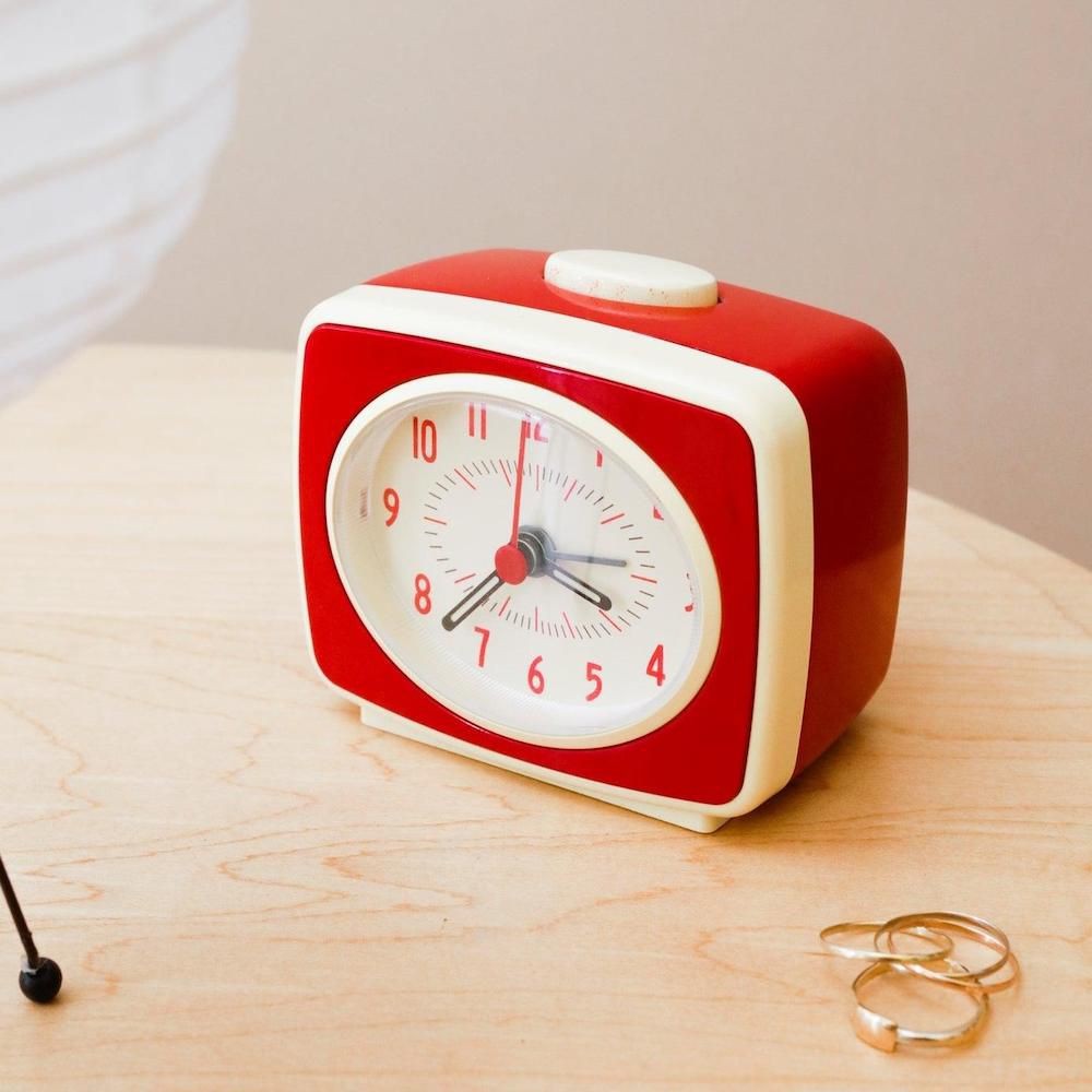 Kikkerland Small Retro VintageInspired Analog Alarm Clock Smithers