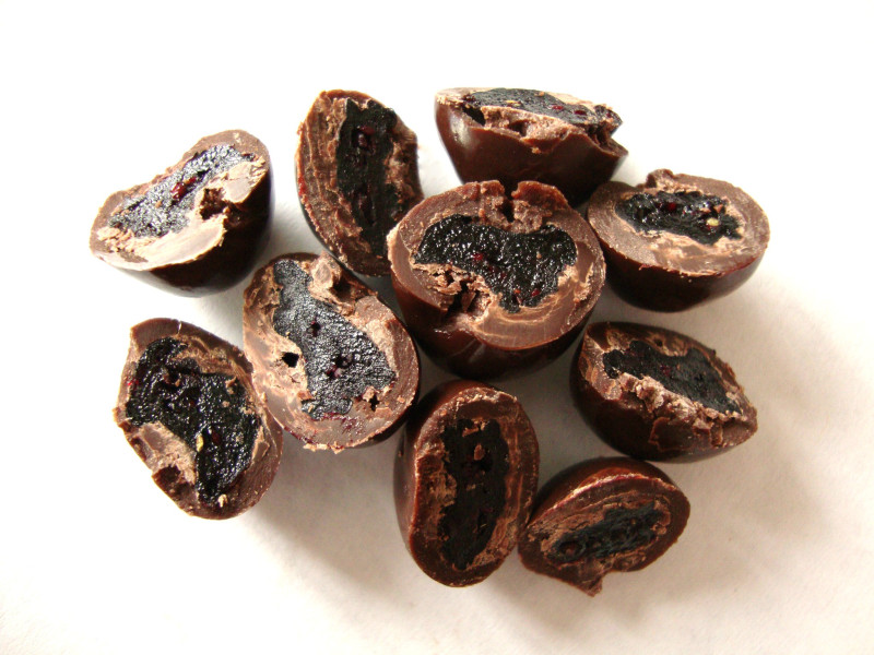 Dove Whole Blueberries Dipped in Creamy Dark Chocolate SNACKEROO