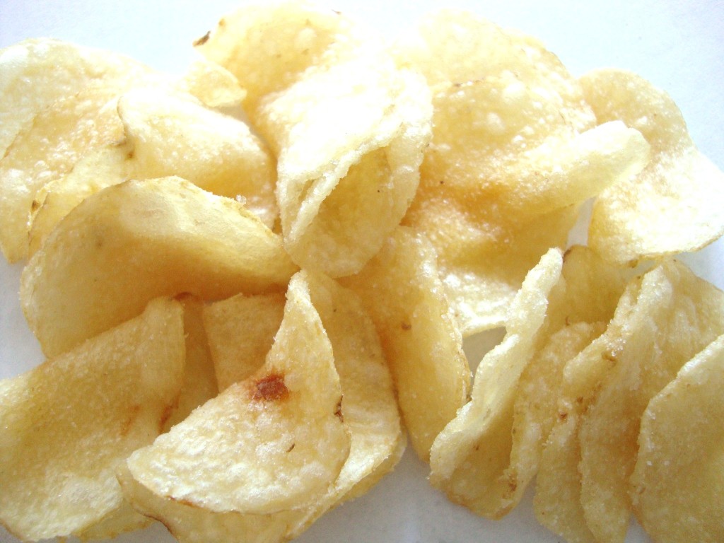 Deep River Snacks Sweet Maui Onion Kettle Cooked Potato Chips SNACKEROO