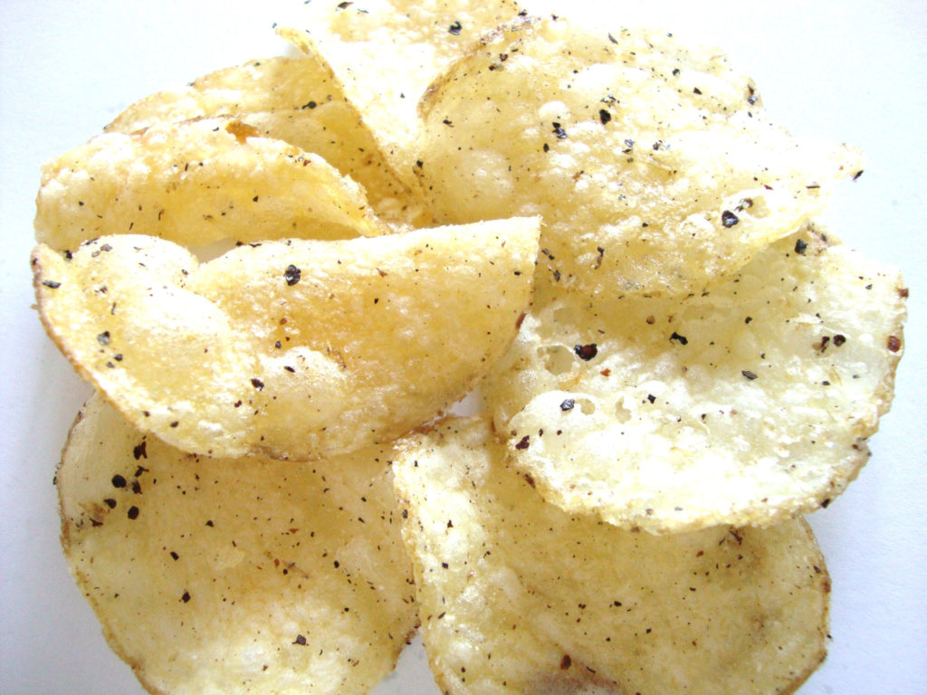 Dirty Potato Chips, Cracked Pepper & Sea Salt SNACKEROO