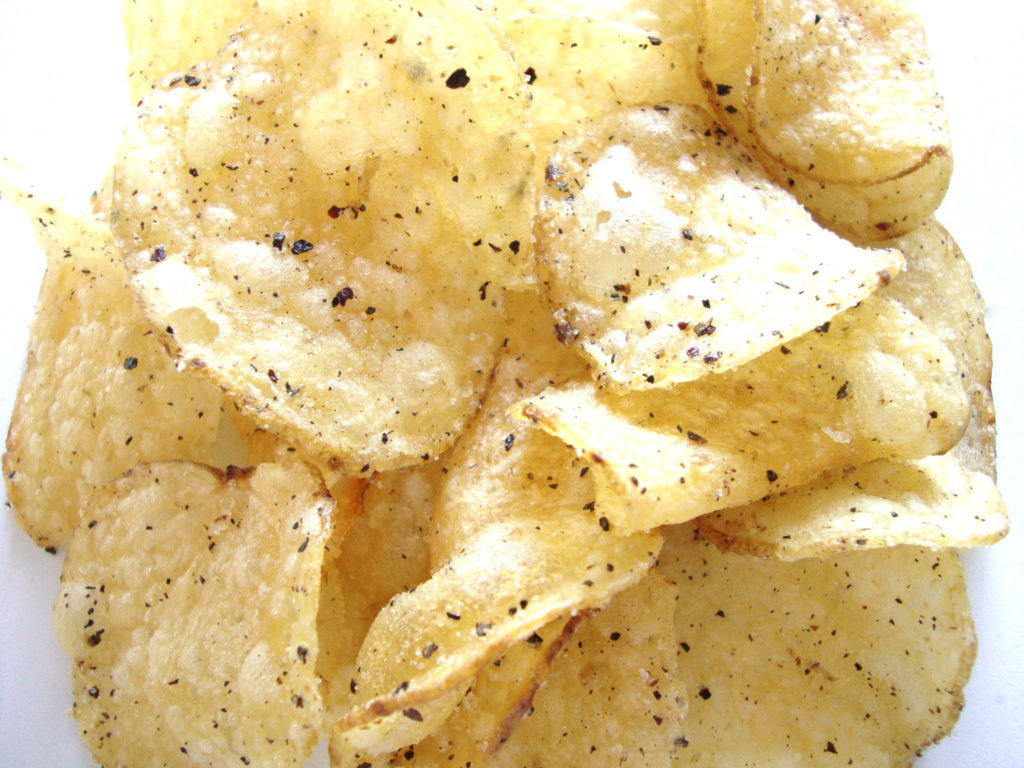 Dirty Potato Chips, Cracked Pepper & Sea Salt SNACKEROO