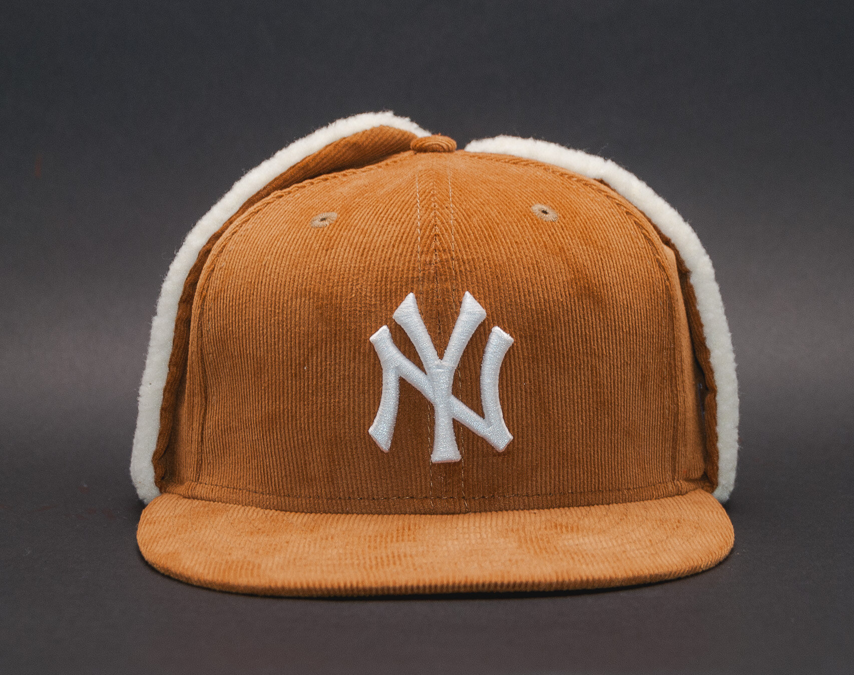 Kšiltovka S Klapkami New Era Dog Ear New York Yankees 59FIFTY Wheat