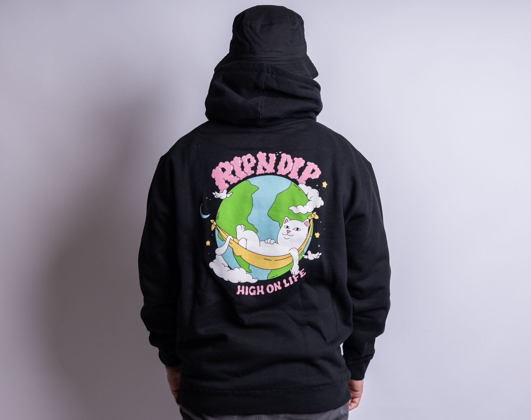 Mikina Rip & Dip High On Life Hoodie Black Snapbacks