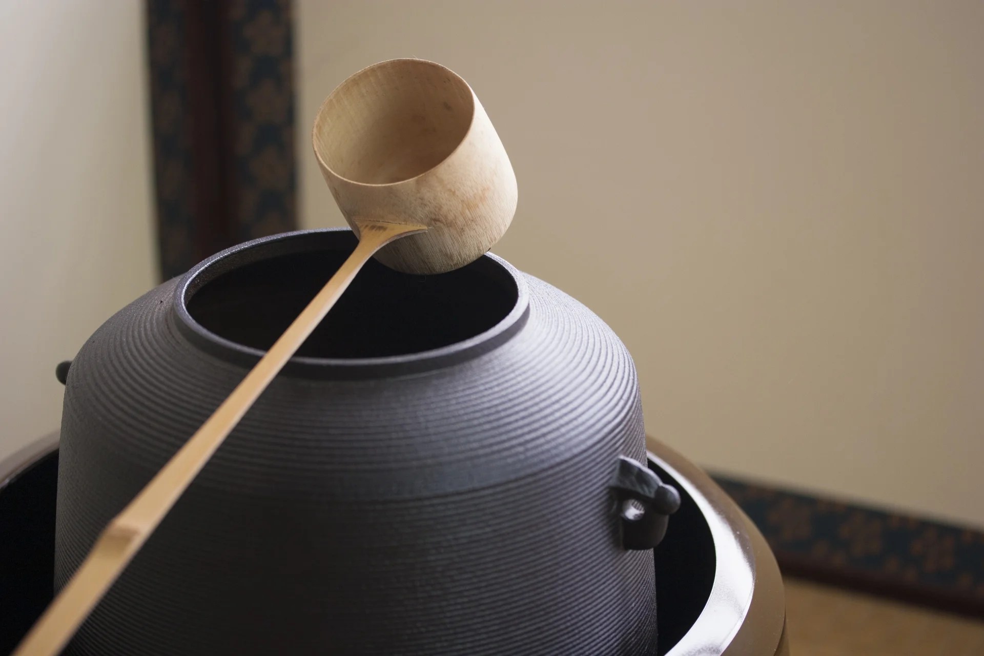 Walking Tour in Yanaka, Nezu and Sendagi Experience Tea Ceremony and