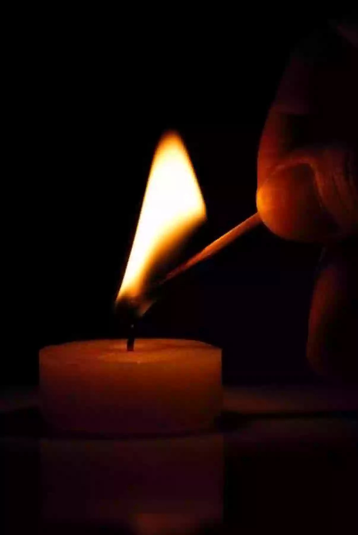 10 Amazing Ways To Extend Your Candle's Lifespan
