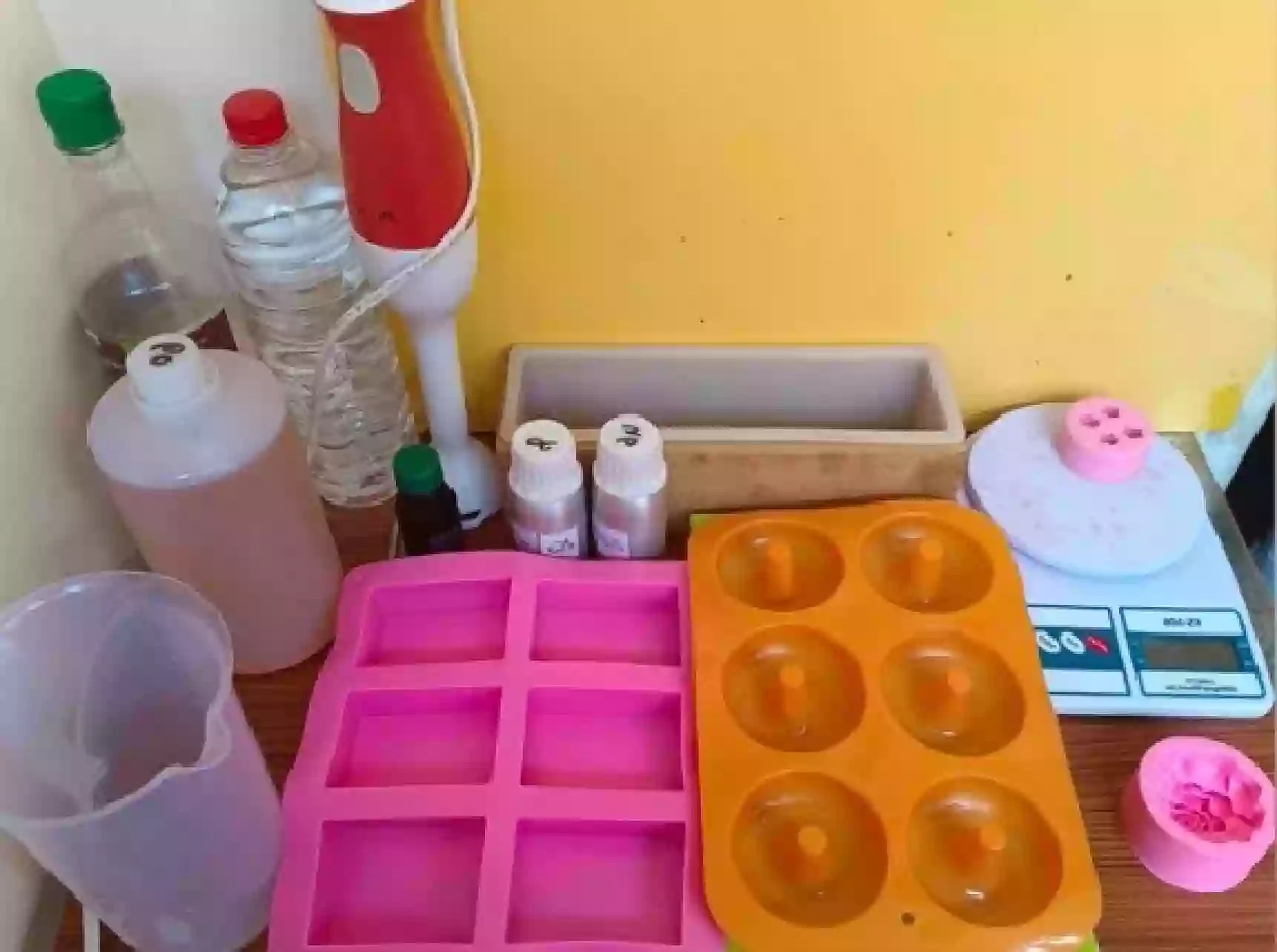 Quick And Easy Cleaning Hacks For SoapMaking Tools