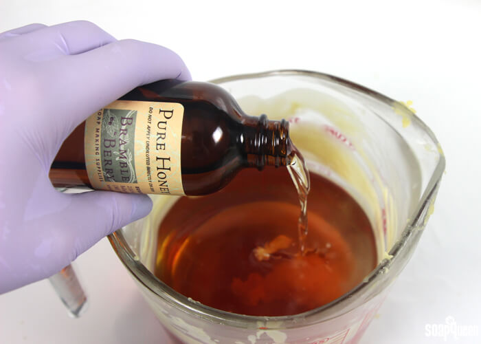 can you melt beeswax in the microwave