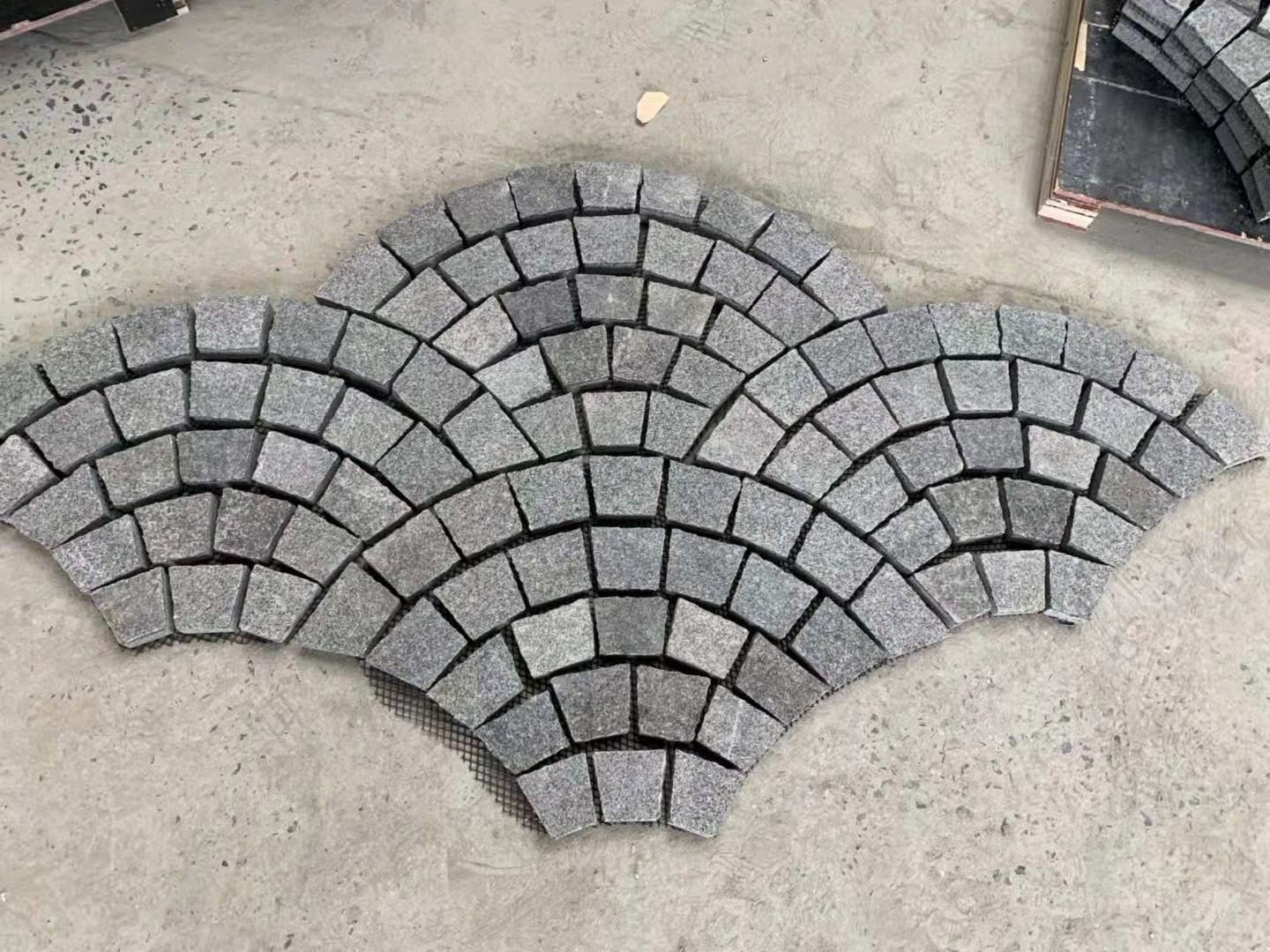 G684 Black Granite Basalt Cobble Fan Shape Pavers On Sheet