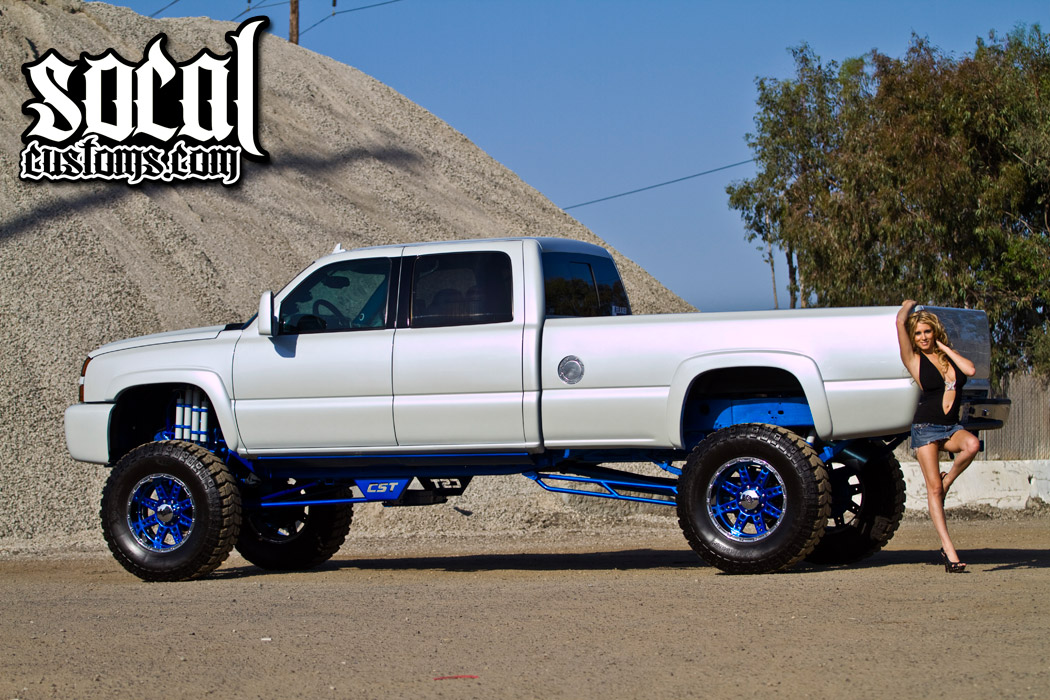 Relaxed HD Feature Truck with model Dany Anderson