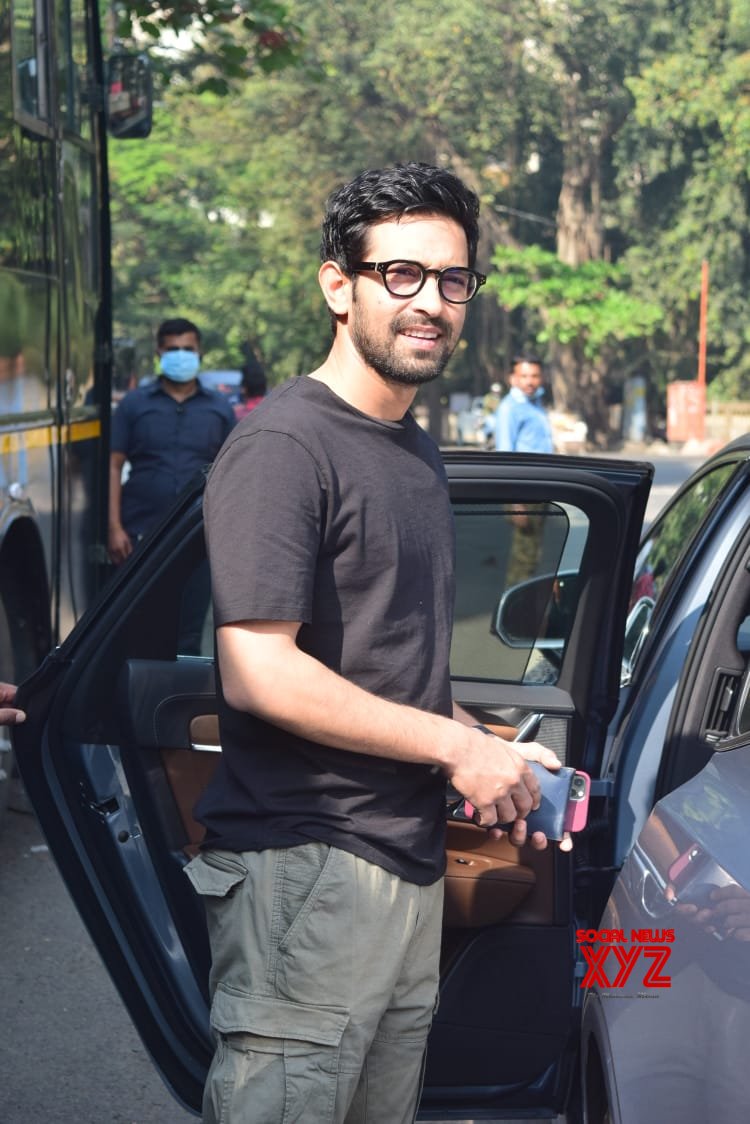 Vikrant Massey Spotted At Andheri - Gallery