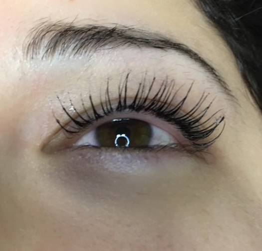 YUMI lash liftLong lasting eyelash treatment"Sofia