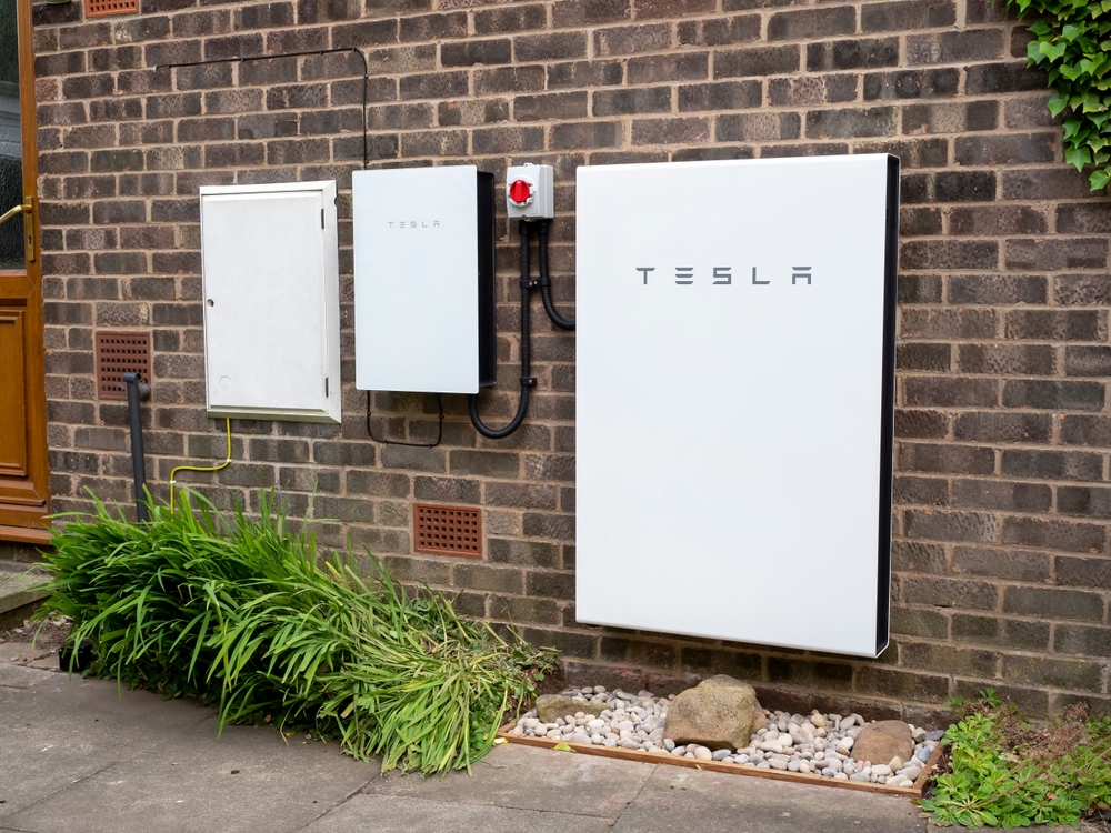 Tesla Powerwall vs SolarEdge Home Battery. Which is best? SolarRun