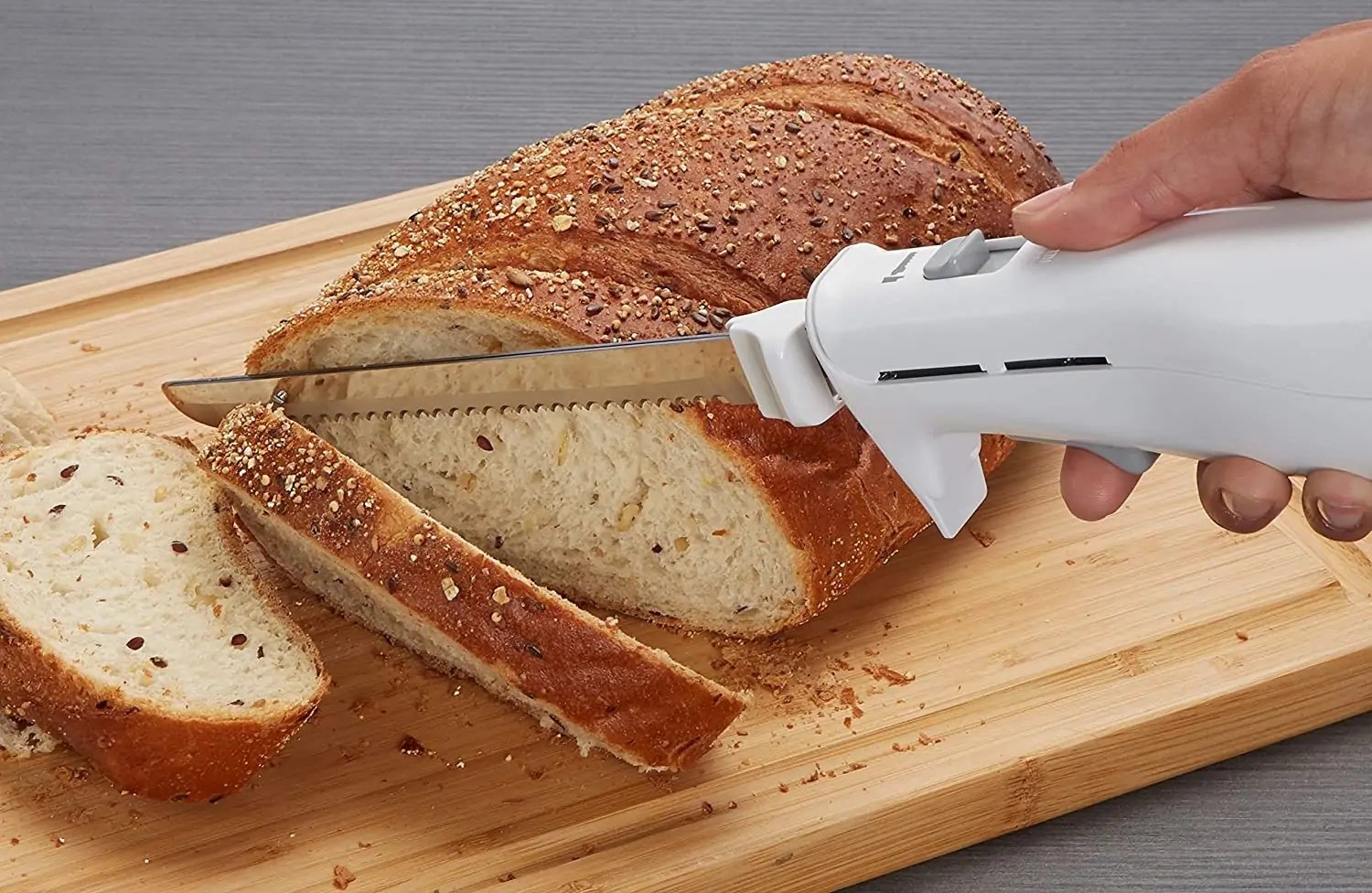 The Best Electric Knife for Painless Food Slicing & Cutting
