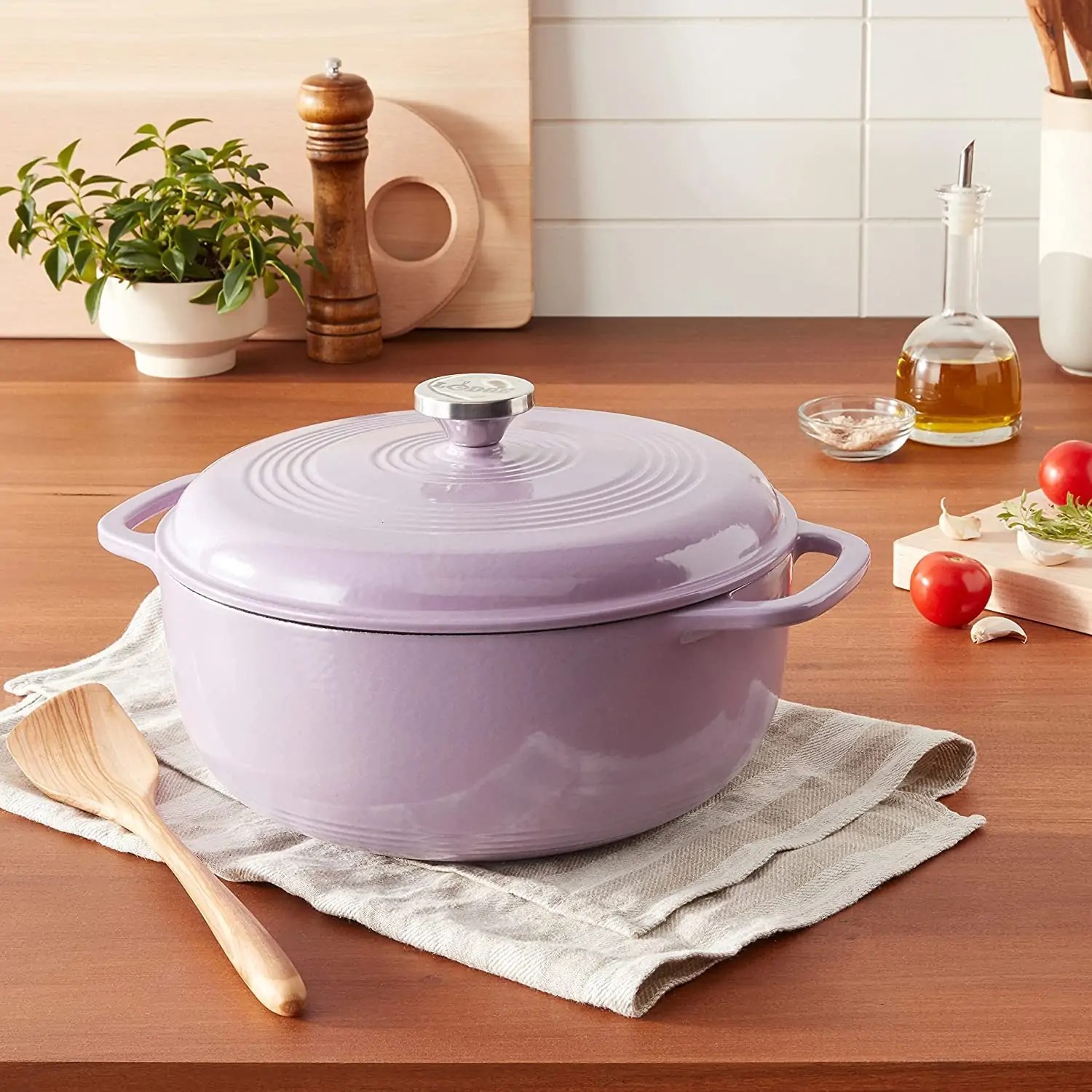 The Best Lodge Dutch Oven for Convenient & Flexible Cooking