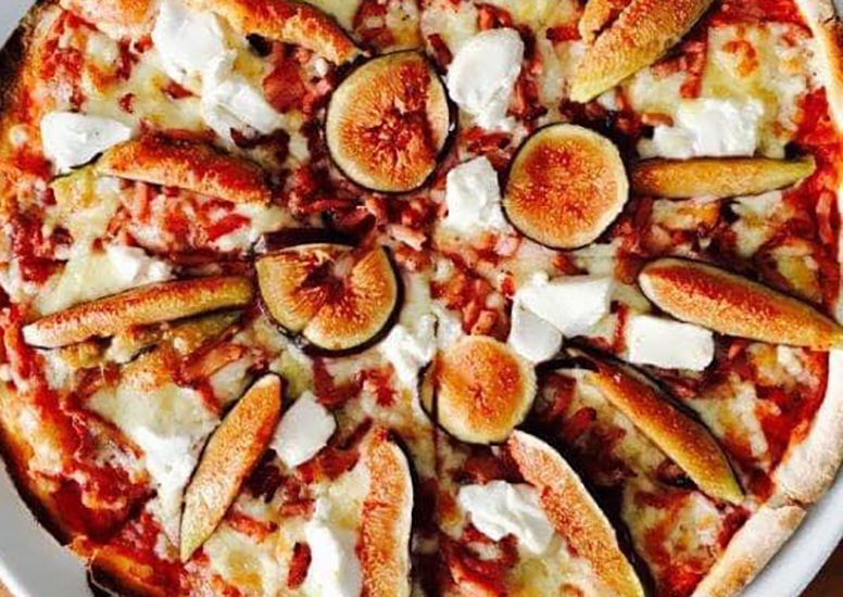 Calzone Pizzeria Restaurant in Fornalutx with Take Away Service