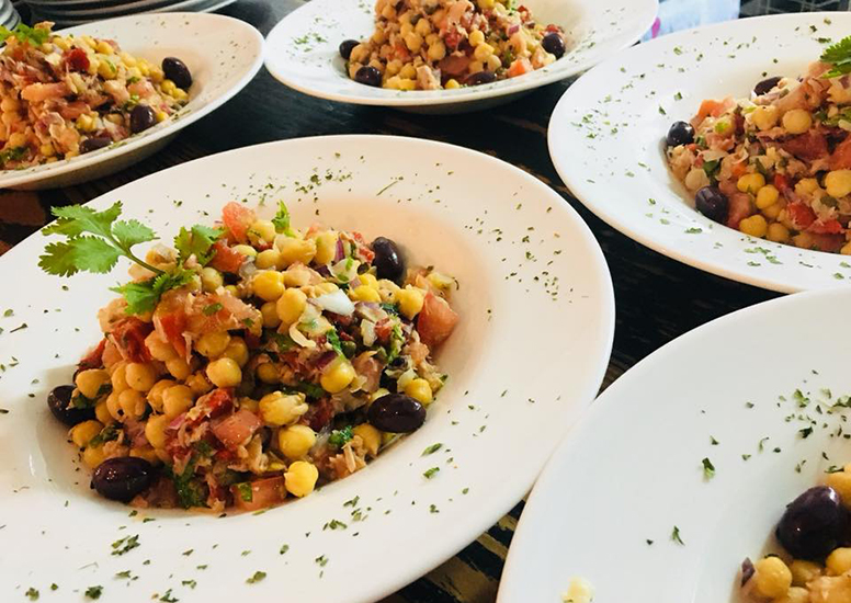 Calzone Pizzeria Restaurant in Fornalutx with Take Away Service