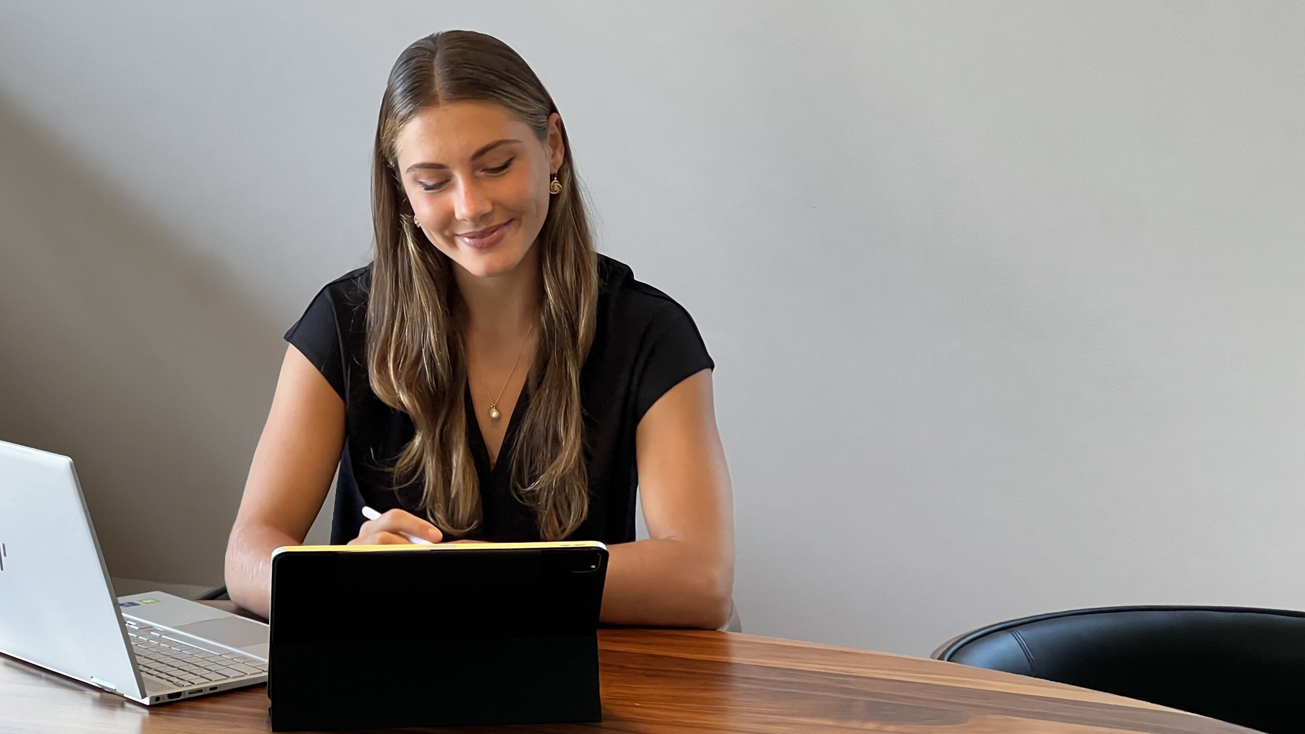 Digital Pioneers Linda Hiller solution sales AG