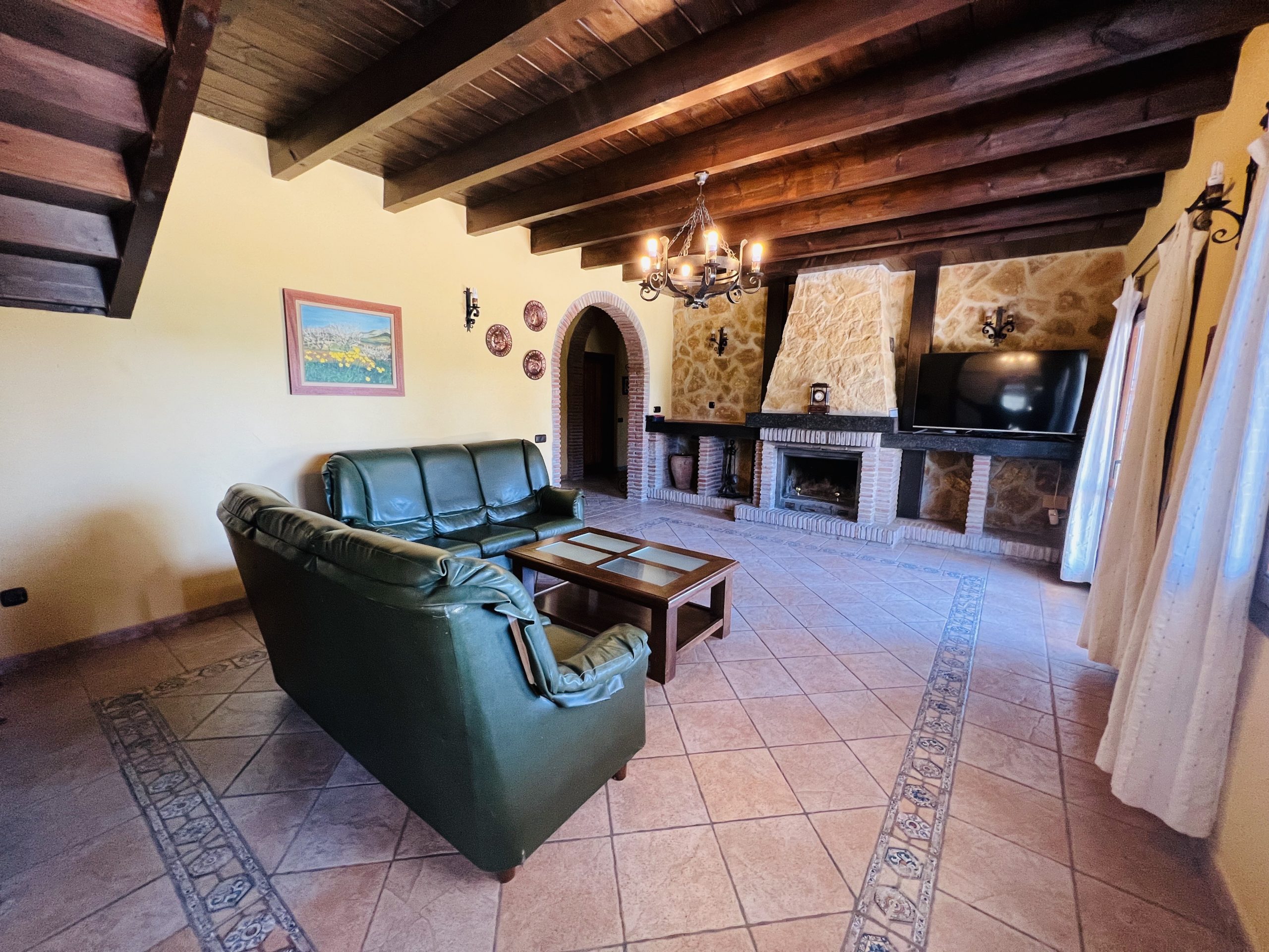 Superb new Villa for LONG TERM RENTAL situated 1st. Line to the Lake in