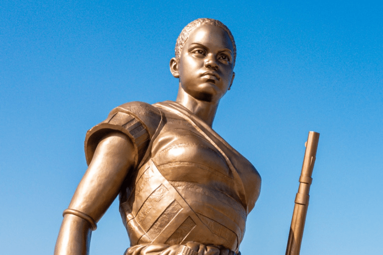 Benin Unveils Giant 30MeterHigh Bronze Statue of An Amazon Warrior
